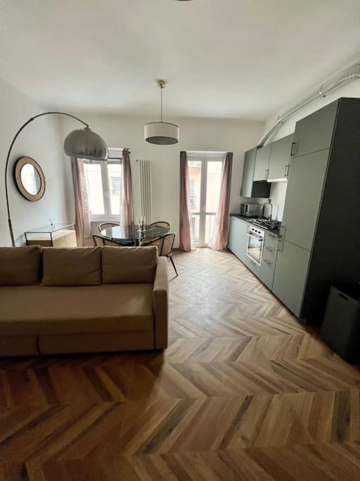 Casa Sassari - Vicino Porta Susa F.S. Turin Exteriör bild